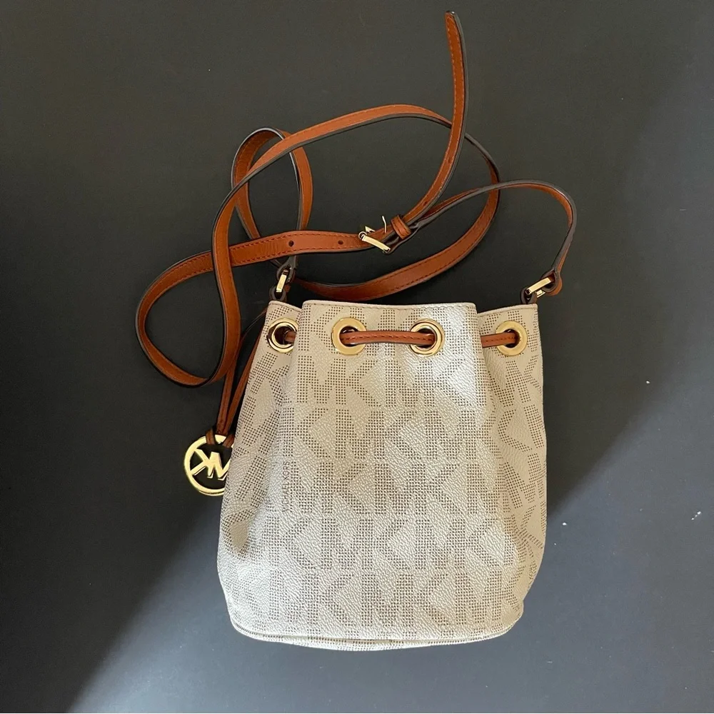 Michael Kors brown and cream Bucket crossbody bag._2